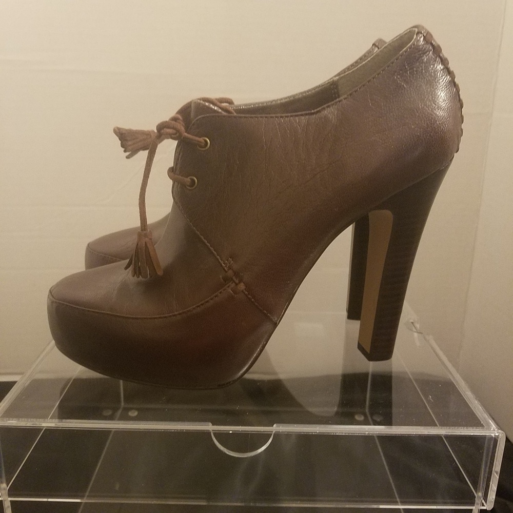 New Carlis Falchi Lace up Platform Heels